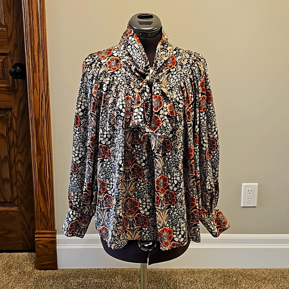 Suncoo ladies blouse with versatile neck tie. Ladies T2 or M. Jade green & rust.